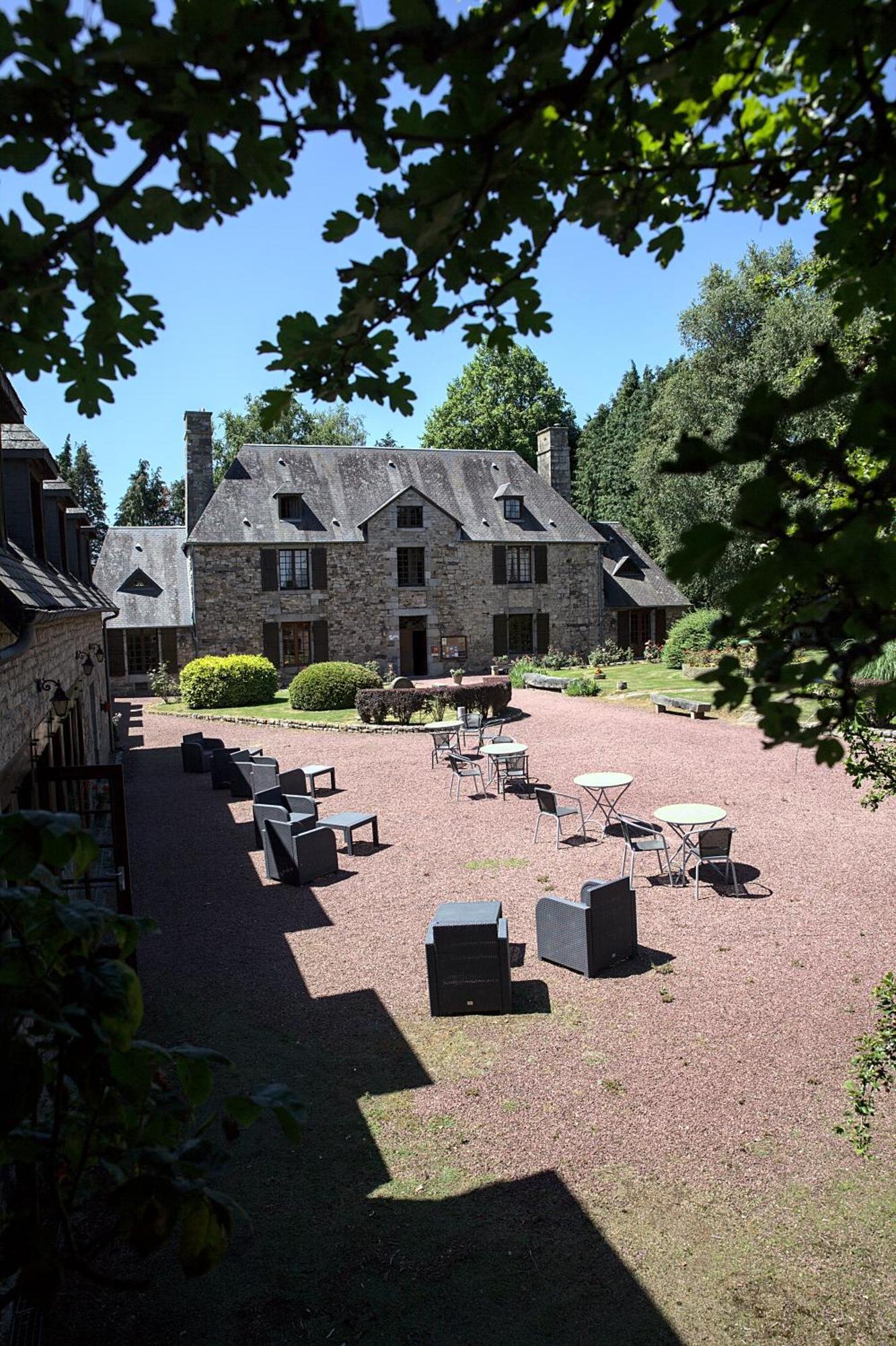 Logis Hotel Restaurant Manoir De L'Acherie Sainte-Cécile Zewnętrze zdjęcie